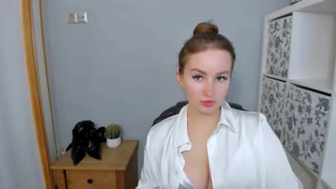 Snapshot of donnasensual chatting on 17, 10, 2025 DonnaSensual online show from 17, 10, 2025