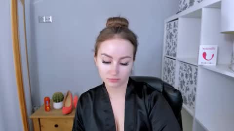 Snapshot of donnasensual chatting on 10, 11, 2025 DonnaSensual online show from 10, 11, 2025