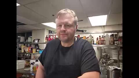 Snapshot of donseanh chatting on 4, 11, 2025 The Don online show from 4, 11, 2025