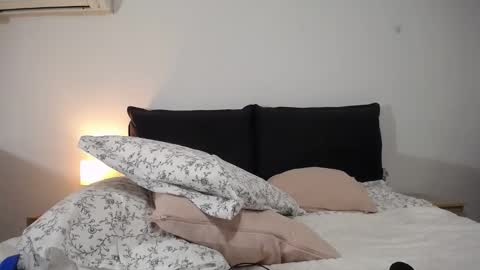 Snapshot of dontcallmeangel_ chatting on 3, 10, 2025 Iara online show from 3, 10, 2025