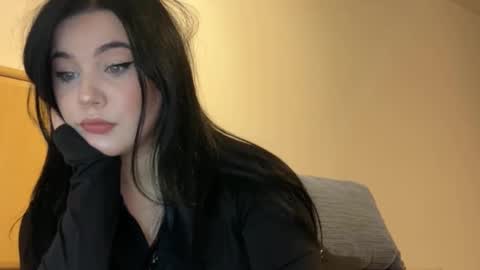 Snapshot of dorian1211 chatting on 9, 11, 2025 Doriana online show from 9, 11, 2025