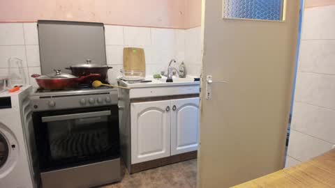 menu  below online show from 14, 12, 2024