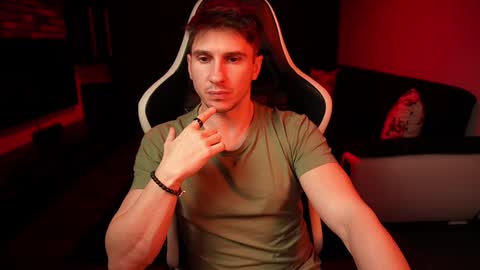 Snapshot of dorianreyes chatting on 11, 1, 2025 Dorian Reyes online show from 11, 1, 2025