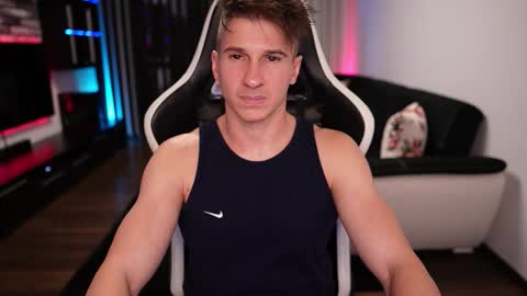 Snapshot of dorianreyes chatting on 4, 10, 2025 Dorian Reyes online show from 4, 10, 2025
