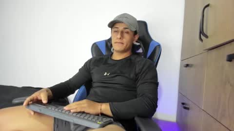 Snapshot of dorman_boy chatting on 16, 11, 2025 dorman_boy online show from 16, 11, 2025