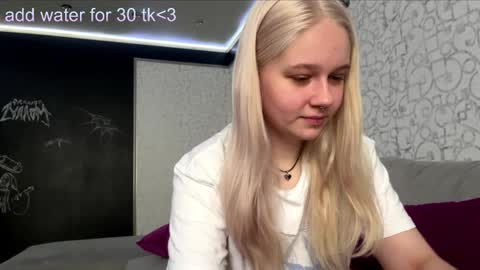 Snapshot of dory_liss chatting on 9, 10, 2025 dory_liss online show from 9, 10, 2025