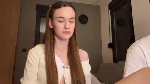 Snapshot of double_sun chatting on 10, 9, 2025 Alice and Mark online show from 10, 9, 2025