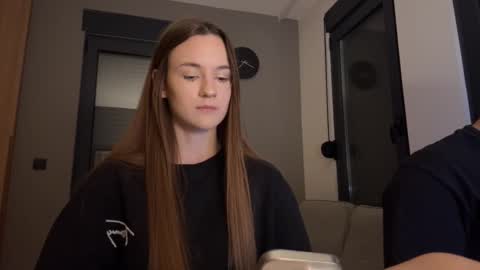 Snapshot of double_sun chatting on 21, 9, 2025 Alice and Mark online show from 21, 9, 2025