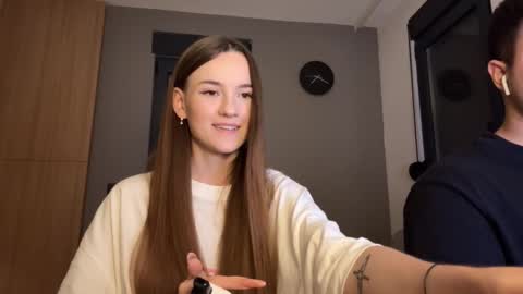 Snapshot of double_sun chatting on 16, 10, 2025 Alice and Mark online show from 16, 10, 2025