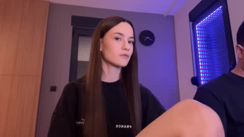 Snapshot of double_sun chatting on 25, 11, 2025 Alice and Mark online show from 25, 11, 2025