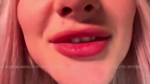 Snapshot of doublecuties chatting on 20, 9, 2025 Lana Eva dont forget to give us a thumb up online show from 20, 9, 2025