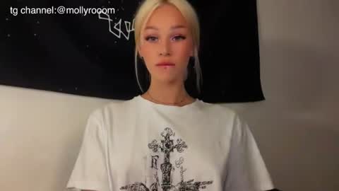 MOLLYYYY dont forget to give me a thumb up online show from 12, 6, 2026