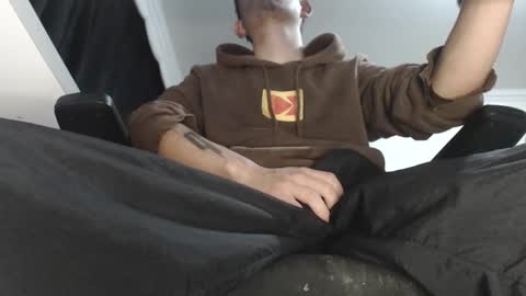 Snapshot of douglas_drake chatting on 28, 11, 2025 douglas_drake online show from 28, 11, 2025