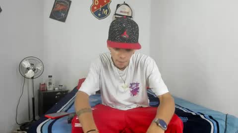 Snapshot of douglas_gallegos chatting on 11, 1, 2025 douglas_gallegos online show from 11, 1, 2025