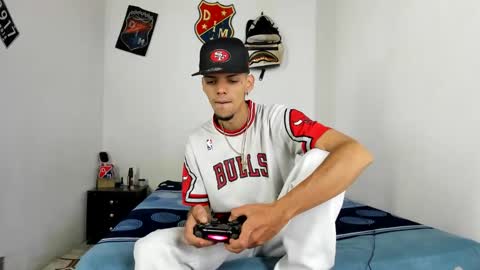 Snapshot of douglas_gallegos chatting on 17, 1, 2025 douglas_gallegos online show from 17, 1, 2025