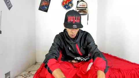 Snapshot of douglas_gallegos chatting on 3, 2, 2025 douglas_gallegos online show from 3, 2, 2025