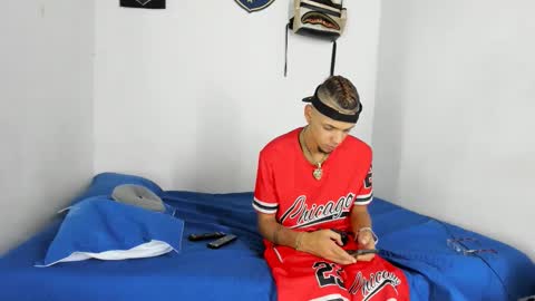 Snapshot of douglas_gallegos chatting on 16, 12, 2025 douglas_gallegos online show from 16, 12, 2025