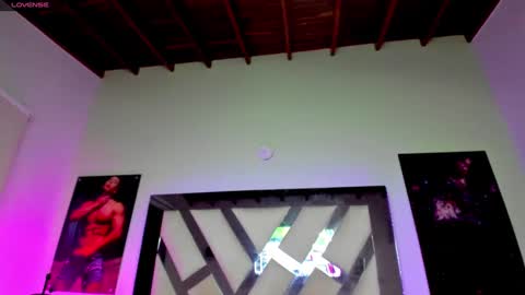 Douglas Safado online show from 6, 3, 2025