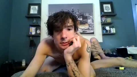 Snapshot of douxi_does_it chatting on 18, 11, 2025 Douxi online show from 18, 11, 2025