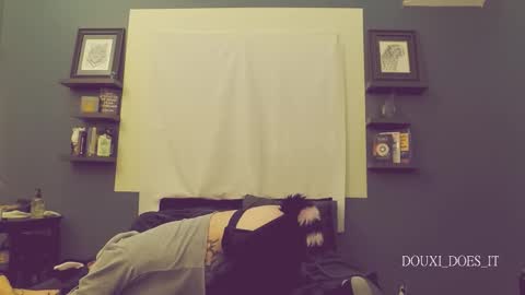 Snapshot of douxi_does_it chatting on 14, 12, 2025 Douxi online show from 14, 12, 2025