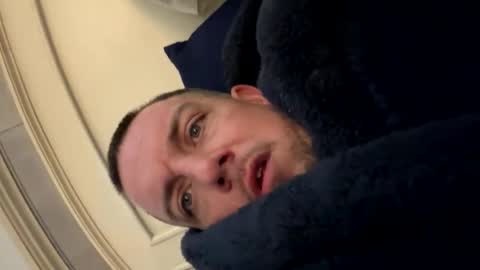 Snapshot of downtowndave48 chatting on 23, 11, 2025 downtowndave48 online show from 23, 11, 2025