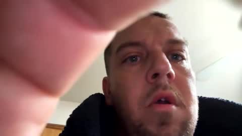 Snapshot of downtowndave48 chatting on 19, 12, 2025 downtowndave48 online show from 19, 12, 2025