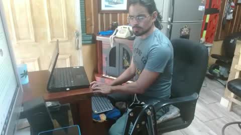 Snapshot of dr_simon84 chatting on 1, 12, 2024 Dr Simon online show from 1, 12, 2024