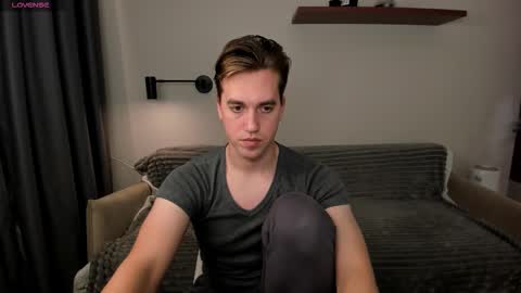 Snapshot of dr_your_dream chatting on 19, 10, 2025 Mervin online show from 19, 10, 2025