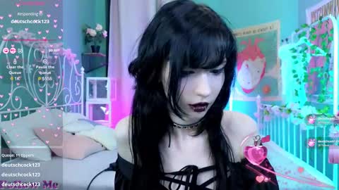 Snapshot of draculaura_ chatting on 4, 3, 2025 Draculaura online show from 4, 3, 2025