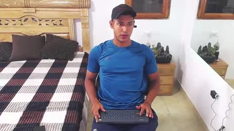 Snapshot of drake_cerra chatting on 19, 11, 2025 drake_cerra online show from 19, 11, 2025