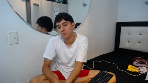 Snapshot of dravith_and_valery chatting on 19, 11, 2025 -- nicolle and jhon -- online show from 19, 11, 2025