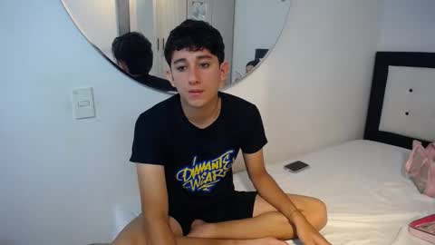 Snapshot of dravith_and_valery chatting on 23, 11, 2025 -- nicolle and jhon -- online show from 23, 11, 2025