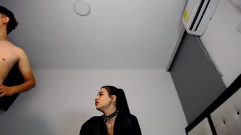 Snapshot of dravith_and_valery chatting on 14, 6, 2026 -- nicolle and jhon -- online show from 14, 6, 2026