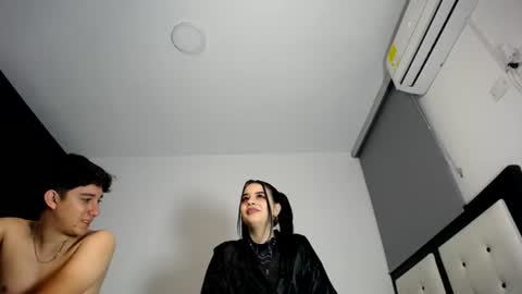 Snapshot of dravith_and_valery chatting on 21, 6, 2026 -- nicolle and jhon -- online show from 21, 6, 2026
