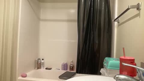 Snapshot of dream1girl_ chatting on 6, 5, 2026 ur dream girl online show from 6, 5, 2026