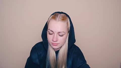 Snapshot of dream_dolly_ chatting on 15, 10, 2025 dream_dolly_ online show from 15, 10, 2025