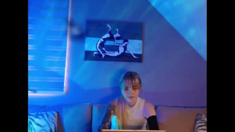 A girl online show from 17, 1, 2025