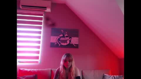 A girl online show from 25, 2, 2025