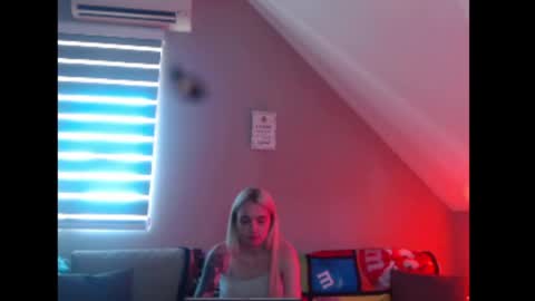 A girl online show from 29, 5, 2026