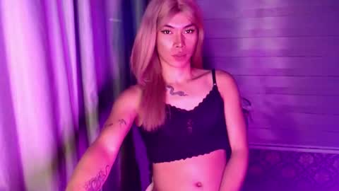 Snapshot of dreamcome_truexx chatting on 5, 1, 2026 true online show from 5, 1, 2026