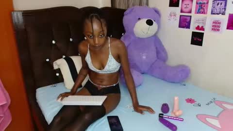 Snapshot of dreameyez chatting on 4, 3, 2026 Dreameyes online show from 4, 3, 2026