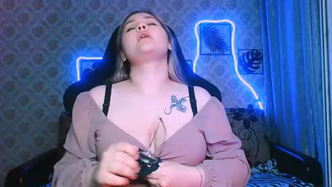 Snapshot of dreamforyoue2 chatting on 7, 6, 2026 dreamforyoue2 online show from 7, 6, 2026