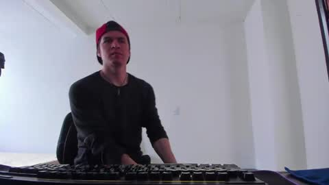 Your lord. - ONLINE  1500 Pm to 2100 Pm - New York Hour online show from 31, 3, 2026