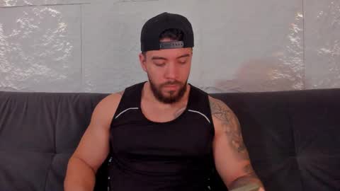 Snapshot of dreammr1 chatting on 19, 10, 2025 cris online show from 19, 10, 2025