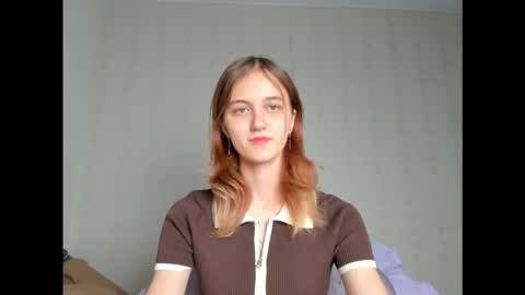 dreamy_pollyyy online show from 19, 10, 2025