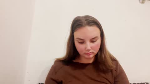 Snapshot of dreamyblushfairy chatting on 2, 12, 2024 Mila online show from 2, 12, 2024