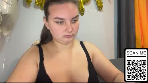 Snapshot of dreamyblushfairy chatting on 25, 9, 2025 Mila online show from 25, 9, 2025