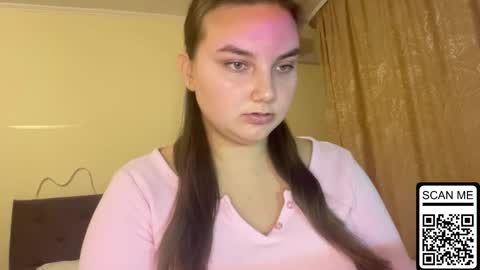 Snapshot of dreamyblushfairy chatting on 2, 10, 2025 Mila online show from 2, 10, 2025