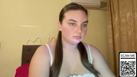 Snapshot of dreamyblushfairy chatting on 5, 10, 2025 Mila online show from 5, 10, 2025