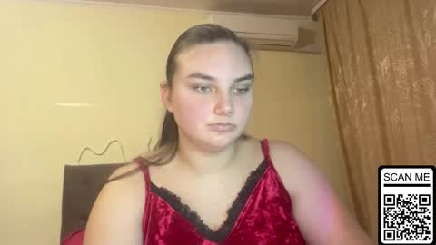 Snapshot of dreamyblushfairy chatting on 6, 10, 2025 Mila online show from 6, 10, 2025